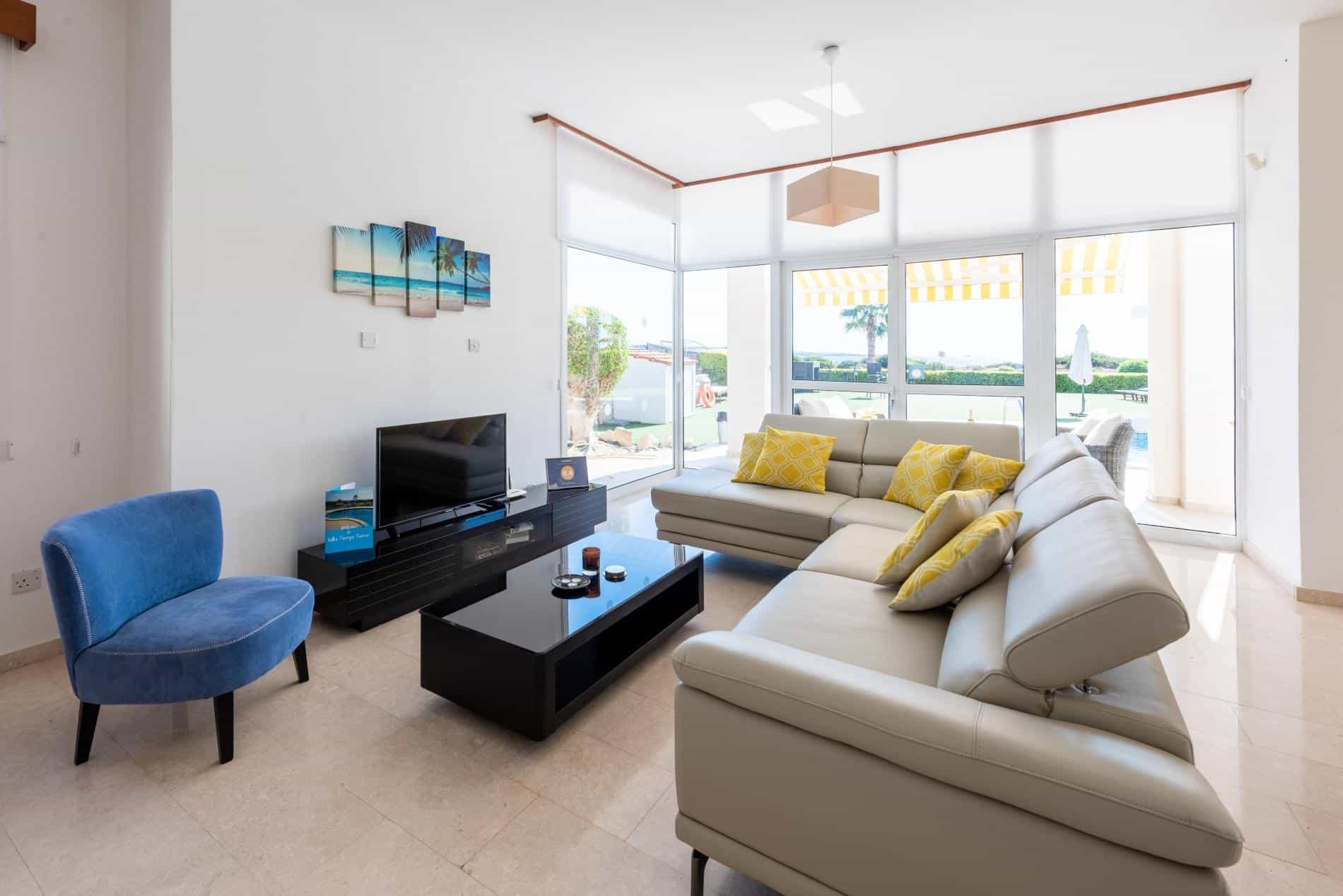 Villa Savoya Sunrise by Ezoria Villas - image 4