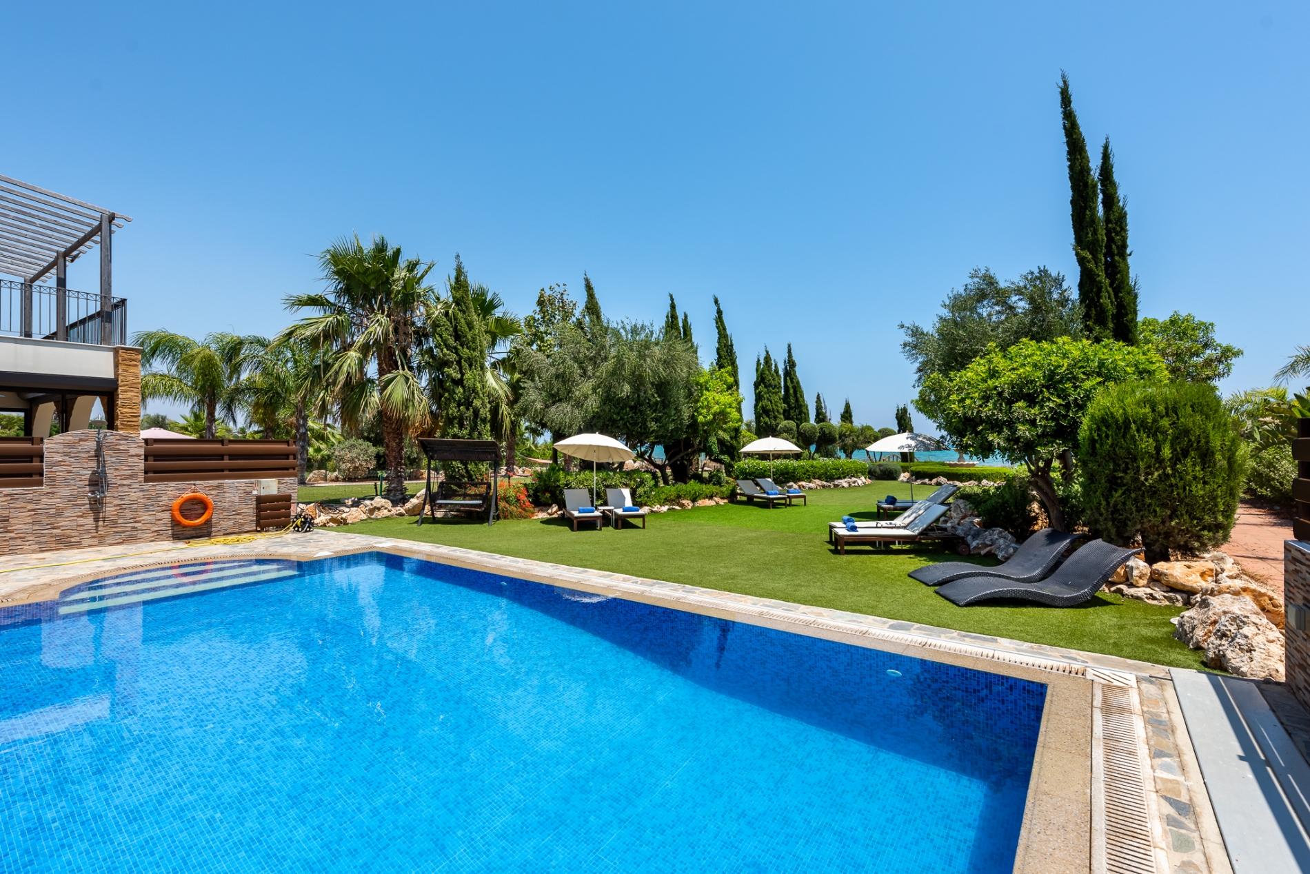 Villa Oceanus H3 by Ezoria Villas