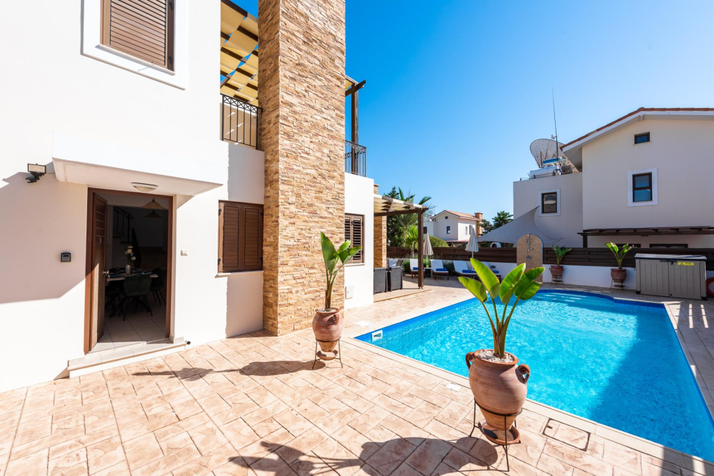 Villa Poseidon By Ezoria Villas