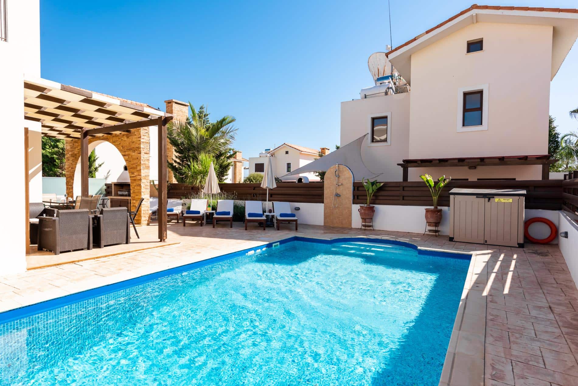Villa Poseidon By Ezoria Villas