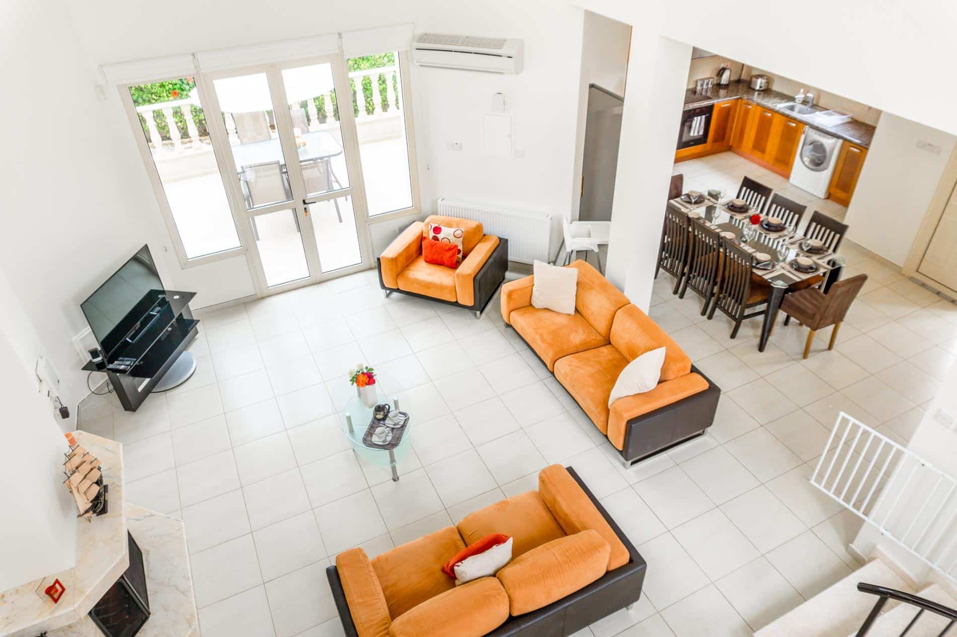 Villa Deja Blue by Ezoria Villas - image 4