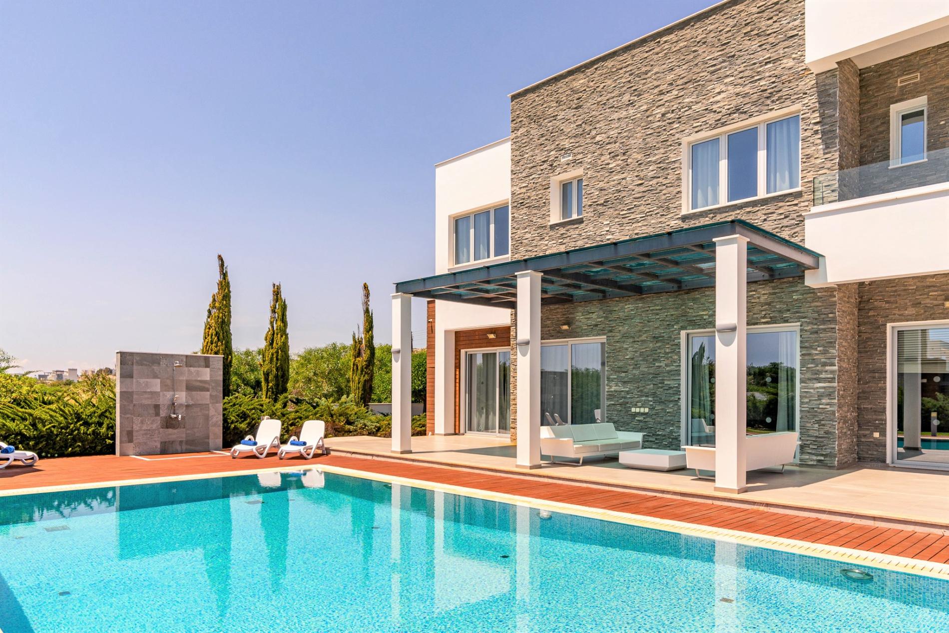 Villa Dione by Ezoria Villas - image 2