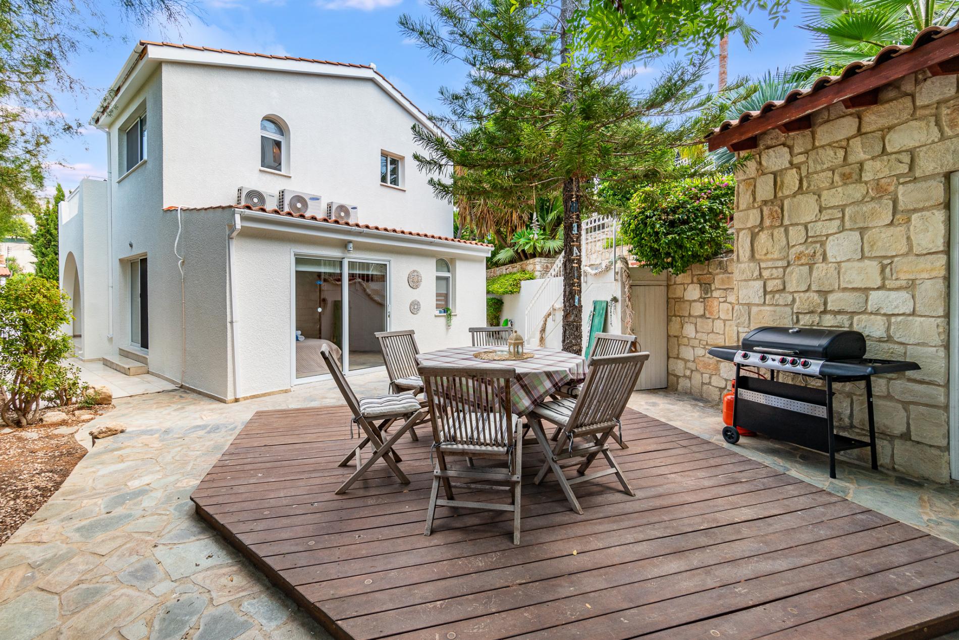 The Bridge Villa by Ezoria Villas - image 4
