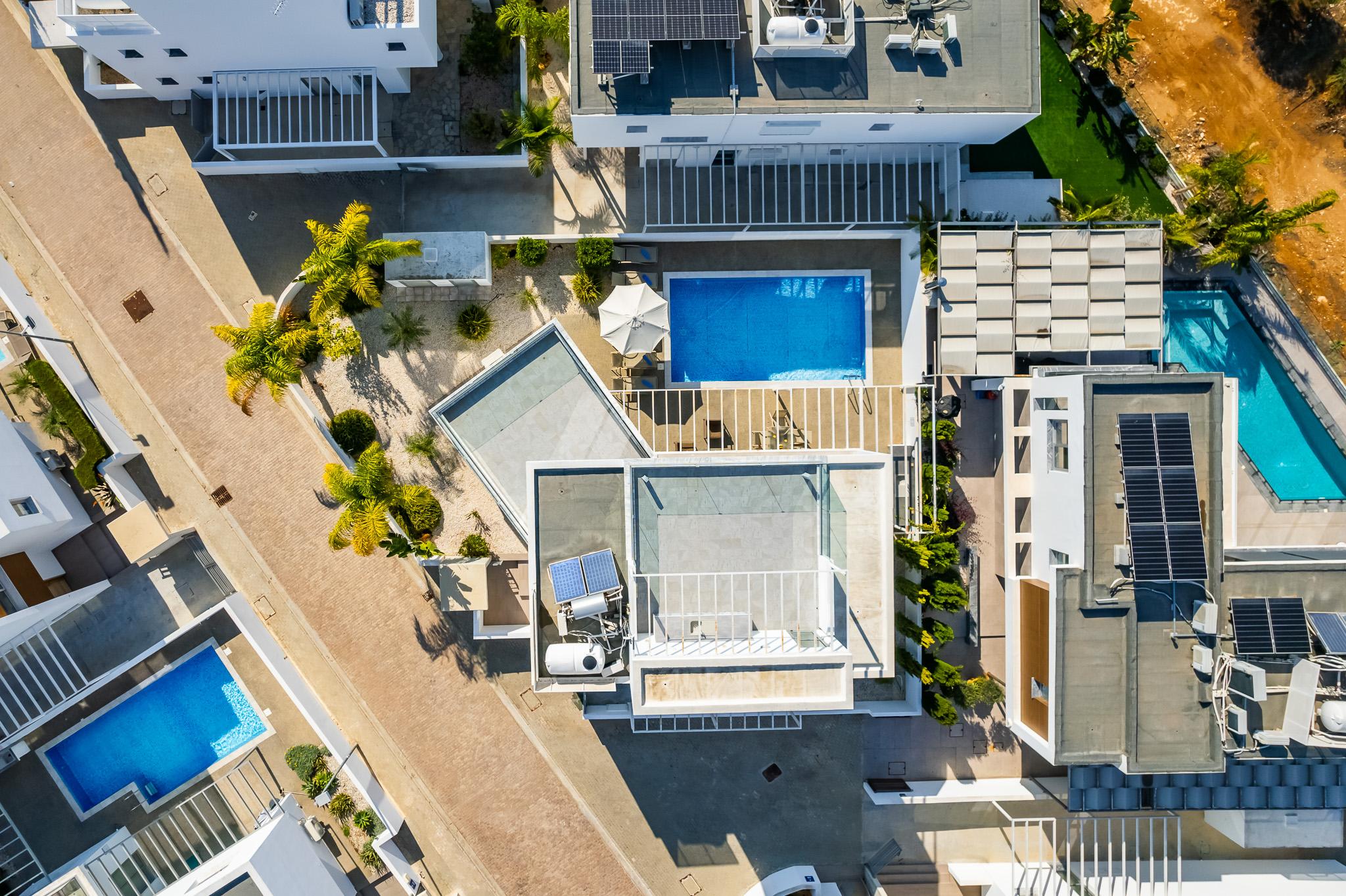 Villa Elite Blu by Ezoria Villas - image 4