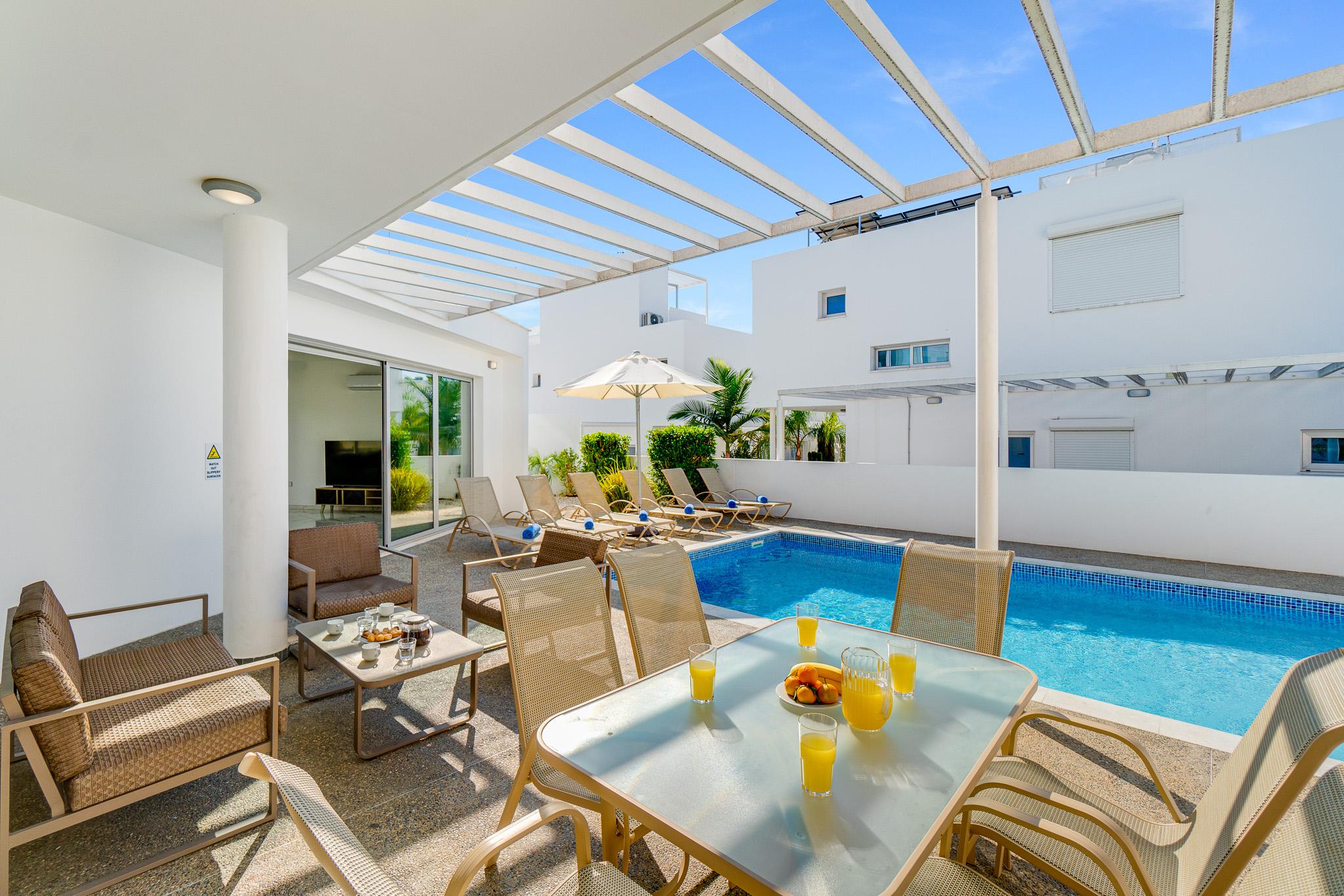 Villa Elite Blu by Ezoria Villas - image 3