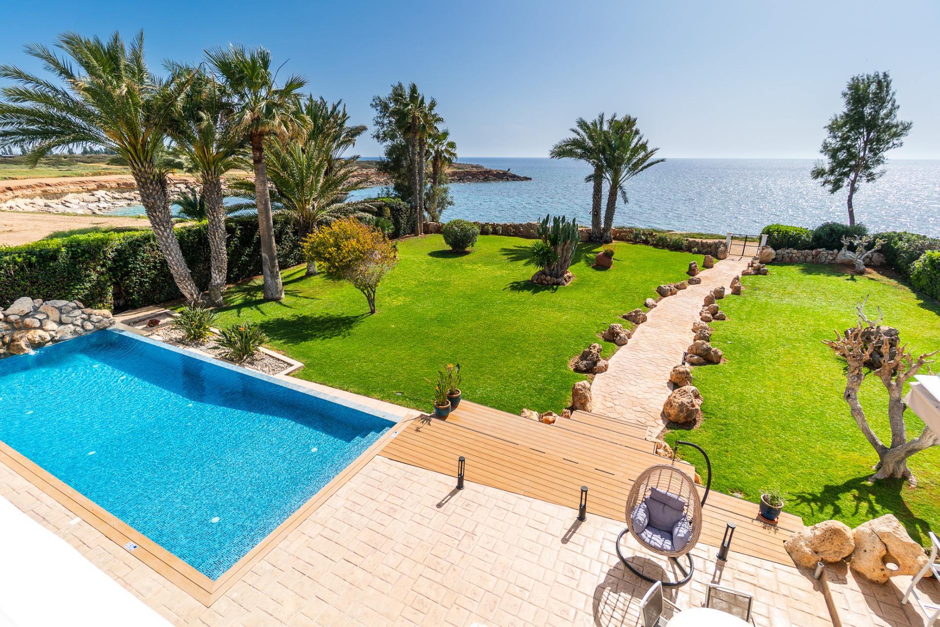 Seafront Villa Kyma by Ezoria Villas - image 3