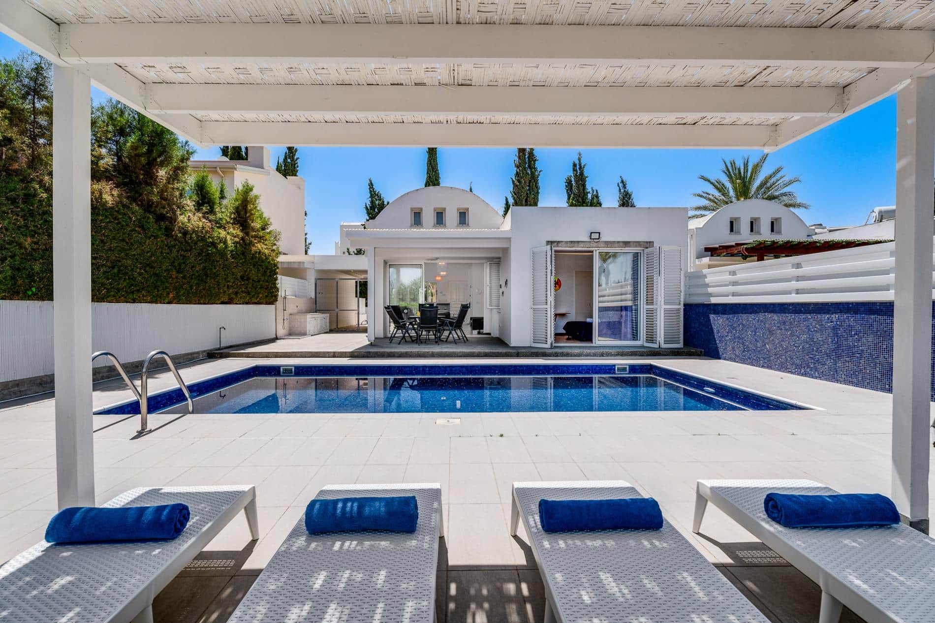 Villa Zina by Ezoria Villas