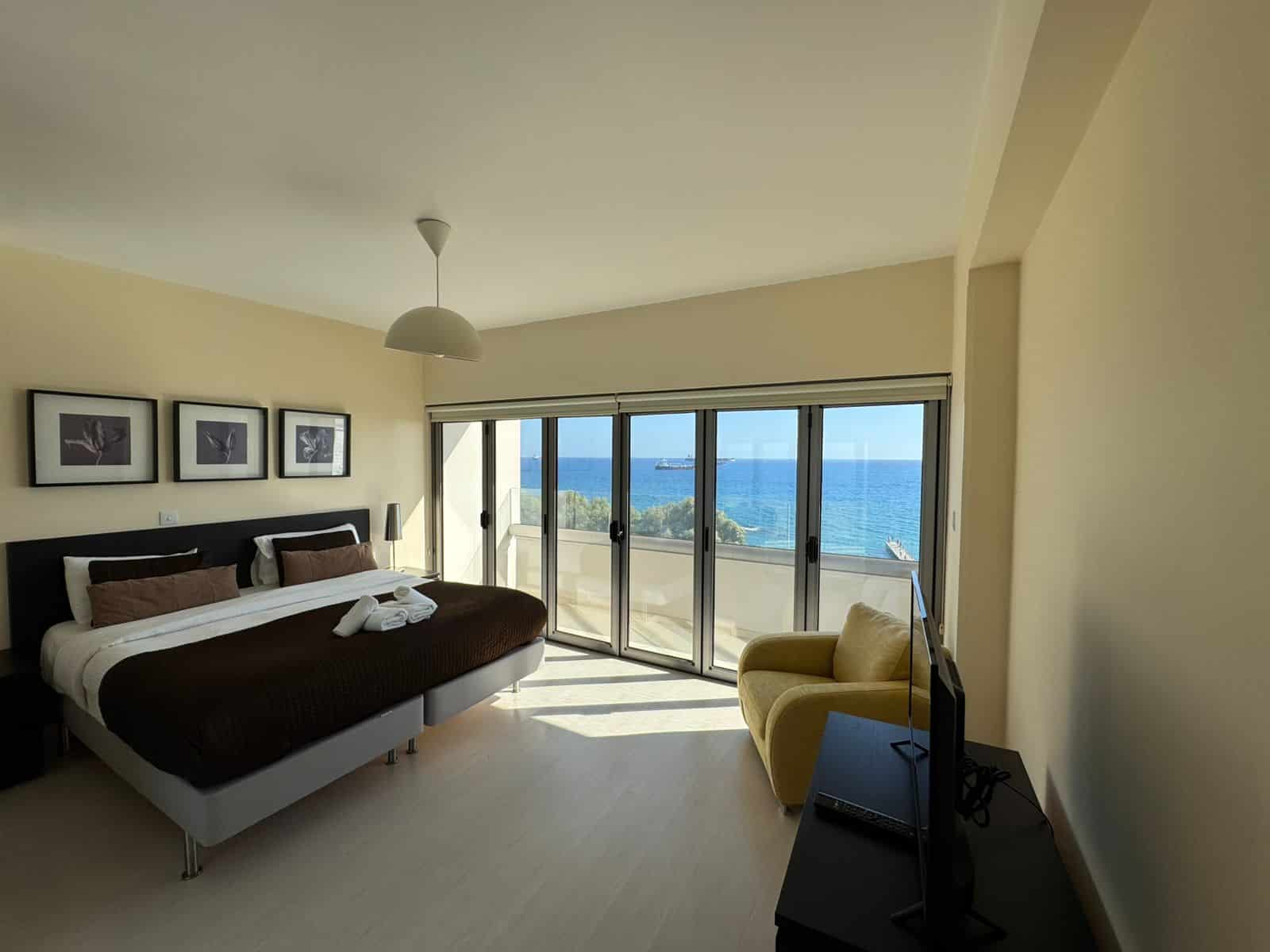 Seaview Limassol Apartment 602 By Ezoria Villas