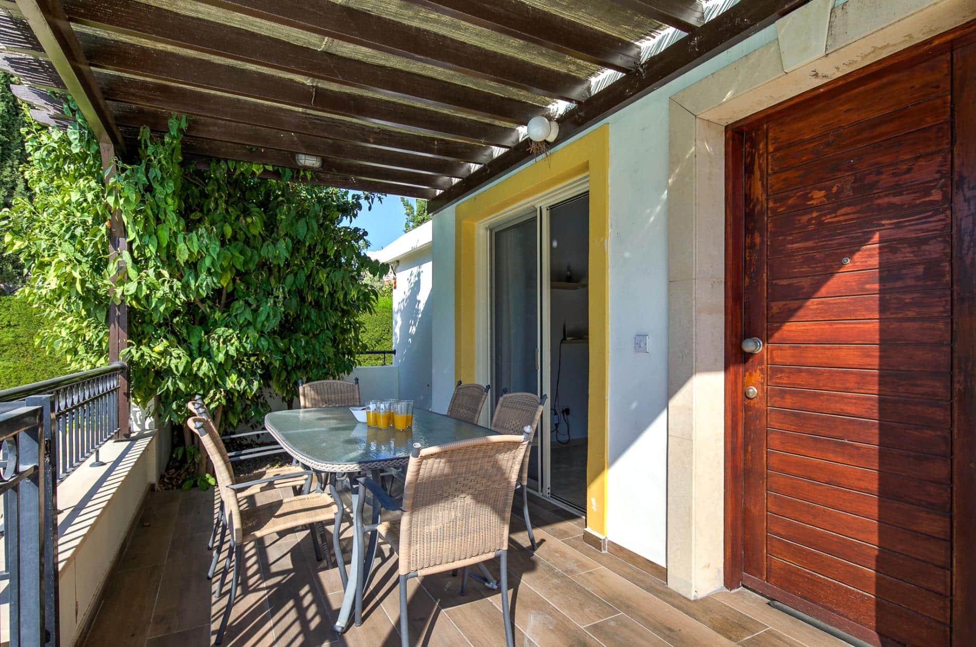 Aphrodite Gardens Apartment by Ezoria Villas