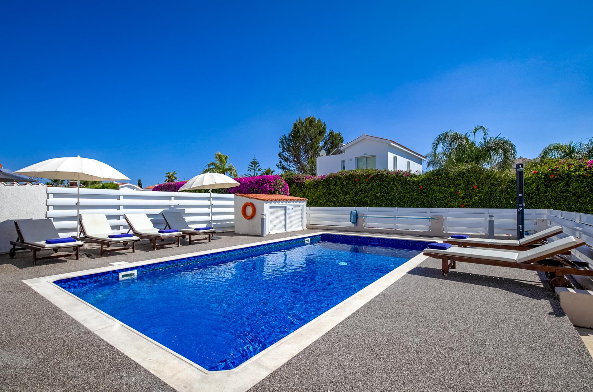 Villa Crystal by Ezoria Villas - image 3